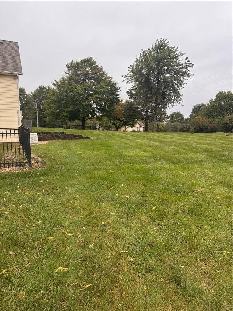 Photo 14 of 16 - 11505 Easley Drive, Lee's Summit, MO 64086