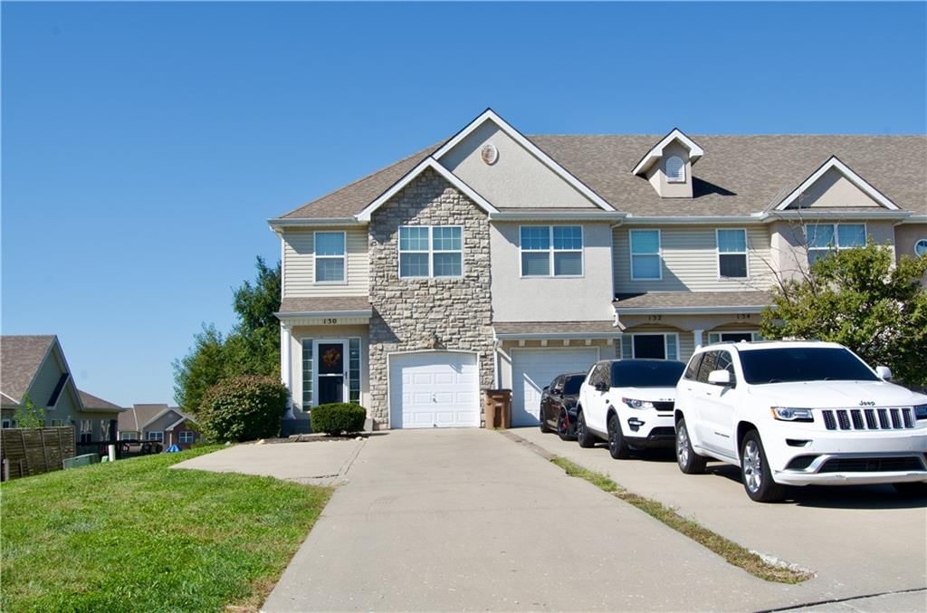 130 Mott Drive, Raymore, MO: listing photo 2