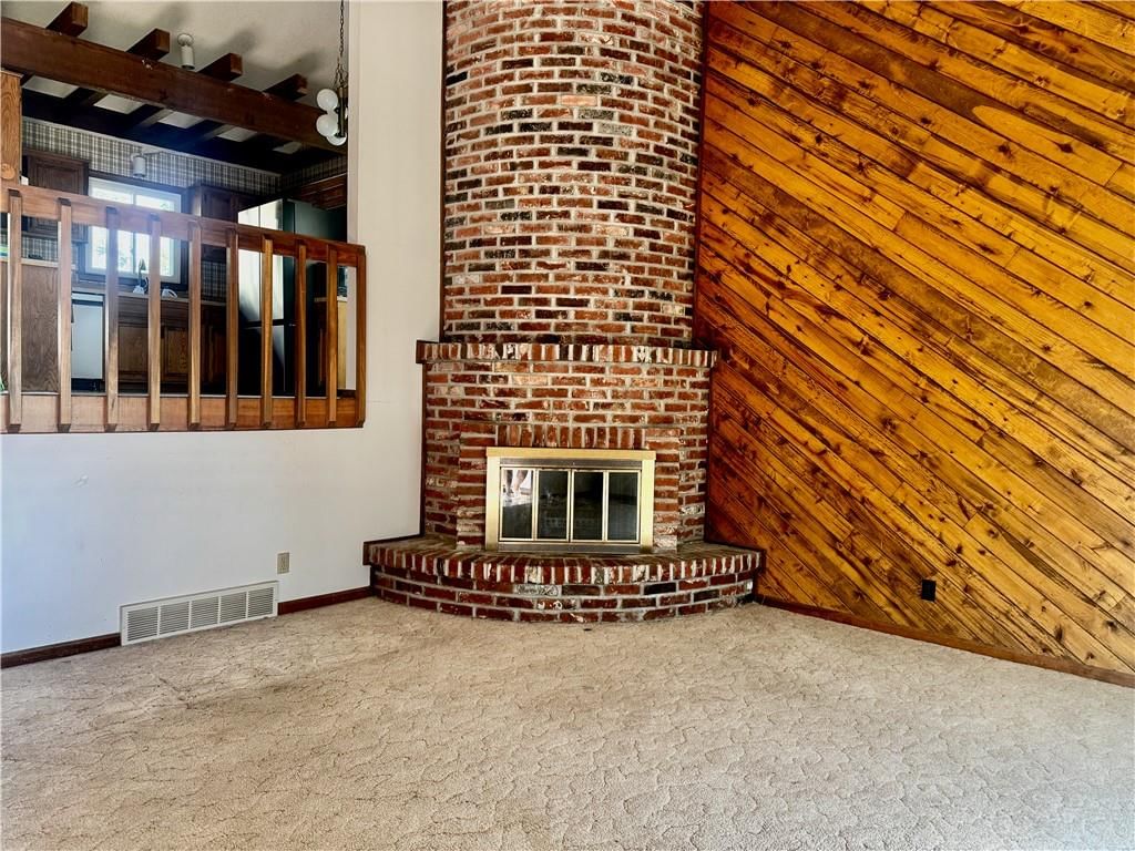 Photo 4 of 34 - 532 N Persimmon Drive, Olathe, KS 66061
