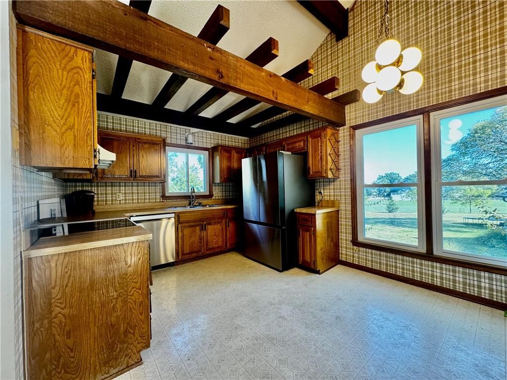 Photo 7 of 34 - 532 N Persimmon Drive, Olathe, KS 66061