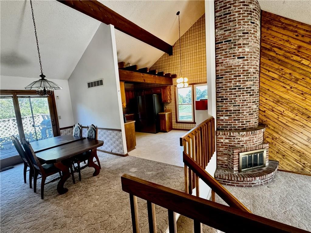 Photo 9 of 34 - 532 N Persimmon Drive, Olathe, KS 66061