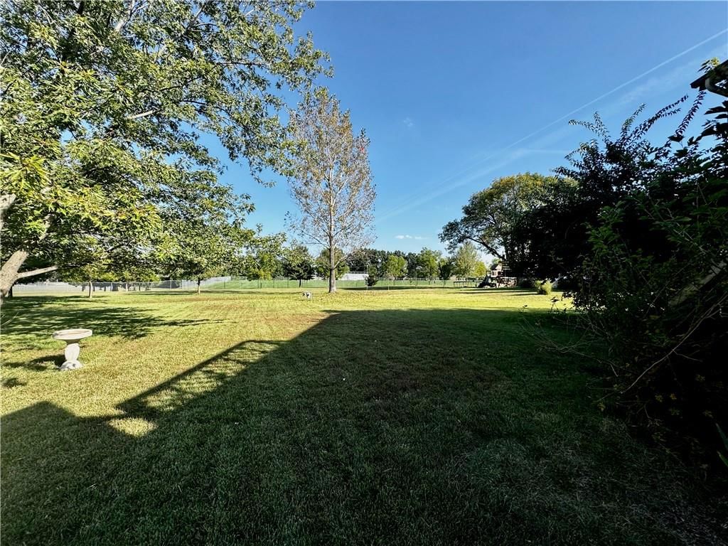 Photo 22 of 34 - 532 N Persimmon Drive, Olathe, KS 66061