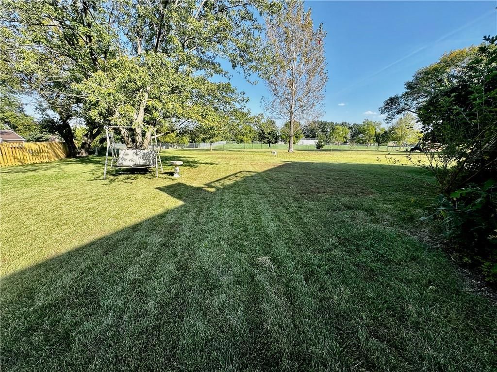 Photo 26 of 34 - 532 N Persimmon Drive, Olathe, KS 66061