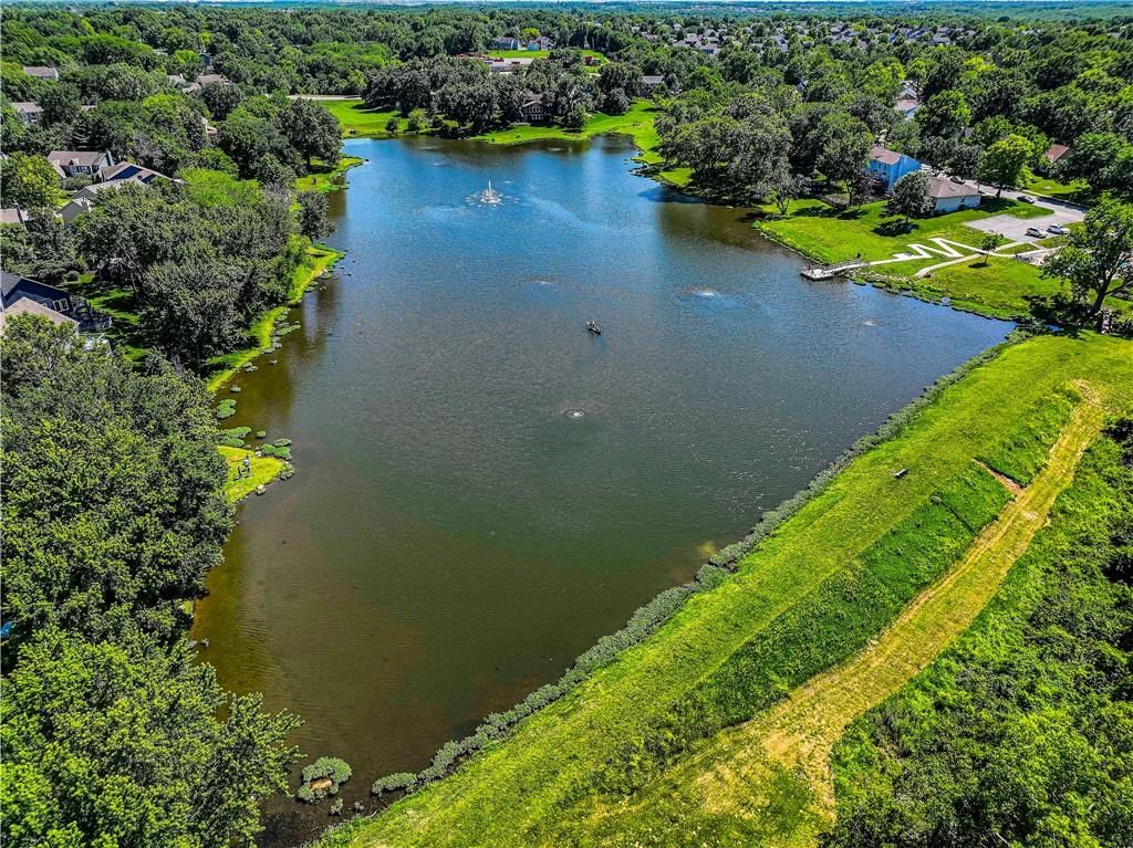Photo 34 of 34 - 532 N Persimmon Drive, Olathe, KS 66061