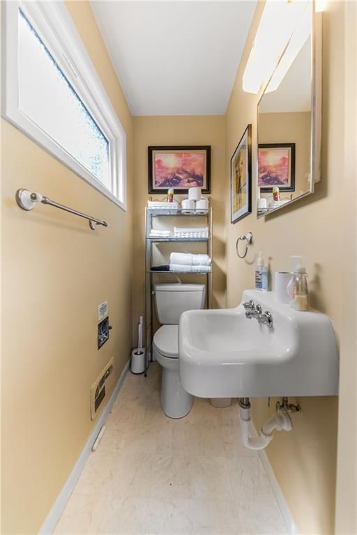 Photo 23 of 28 - 9702 EBY Street, Overland Park, KS 66212