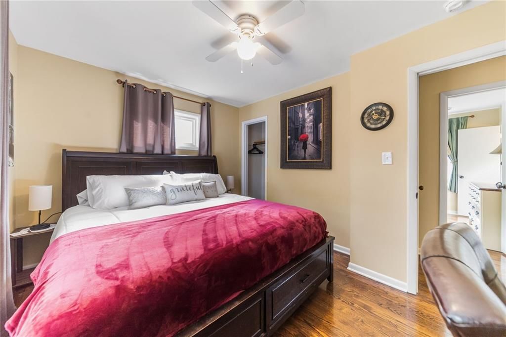 Photo 20 of 28 - 9702 EBY Street, Overland Park, KS 66212
