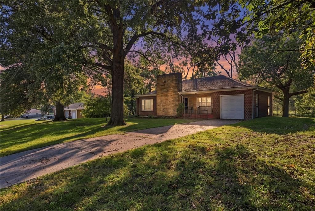 8614 EVANSTON Avenue, Raytown, MO: listing photo 2