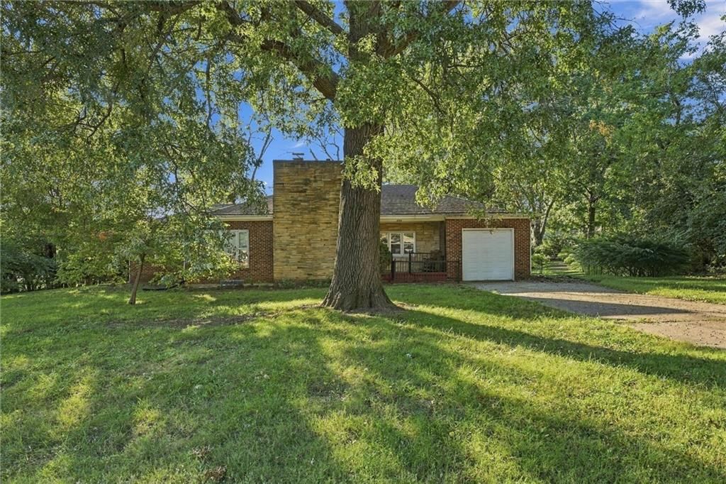 8614 EVANSTON Avenue, Raytown, MO: listing photo 3