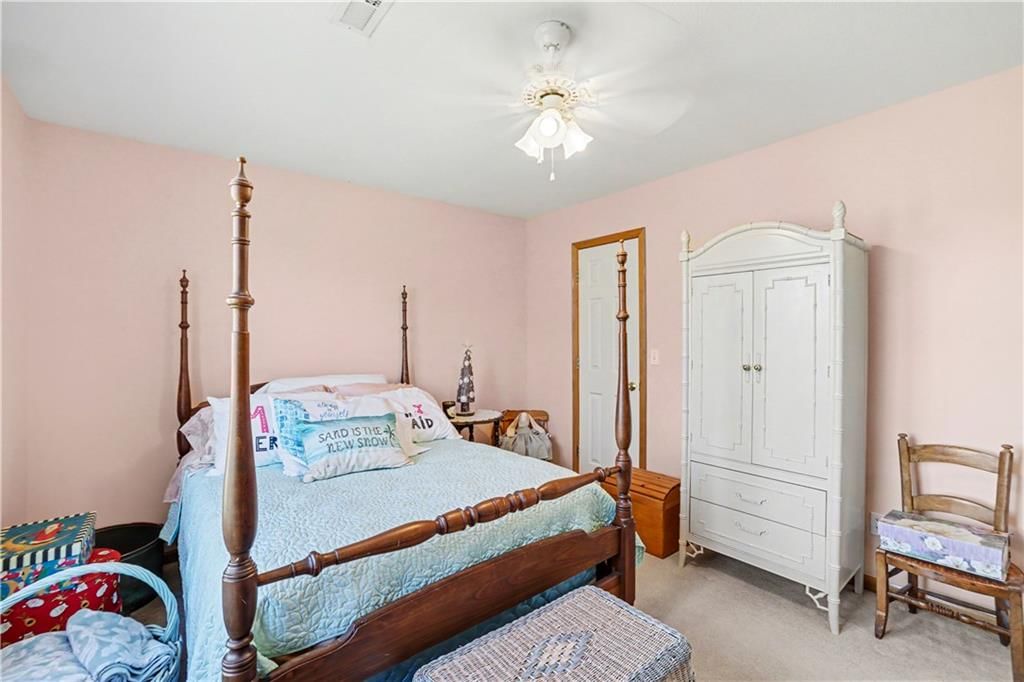 Photo 24 of 37 - 14891 142nd Street, Bonner Springs, KS 66012