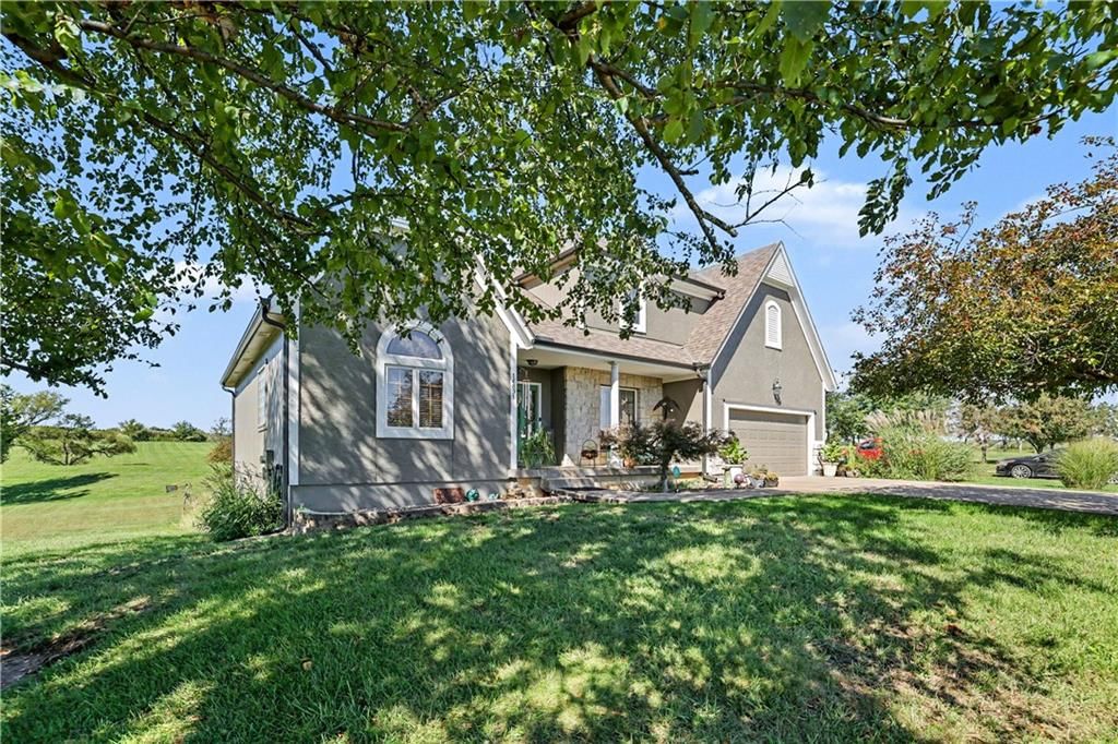 Photo 33 of 37 - 14891 142nd Street, Bonner Springs, KS 66012