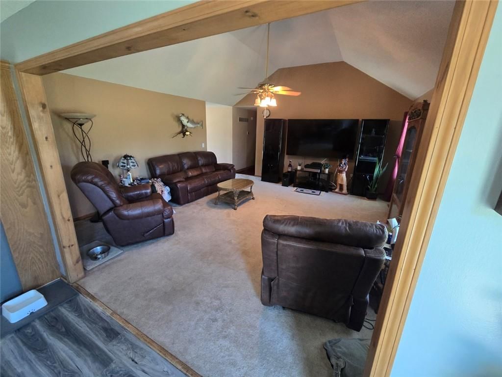 Photo 11 of 43 - 806 Orchid Street, Garden City, MO 64747