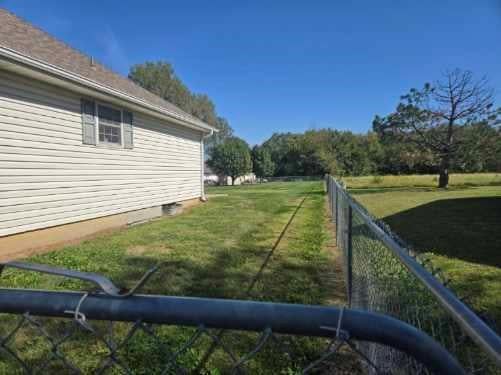 Photo 34 of 43 - 806 Orchid Street, Garden City, MO 64747
