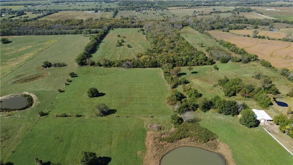 35356 Mission Belleview Road, Louisburg, KS: listing photo 2