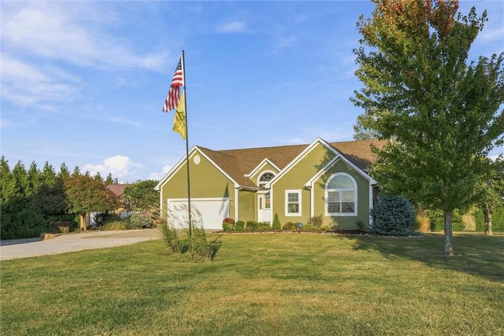 27423 New Lancaster Road, Louisburg, KS: listing photo 3