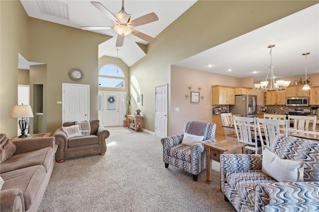 Photo 6 of 35 - 27423 New Lancaster Road, Louisburg, KS 66053