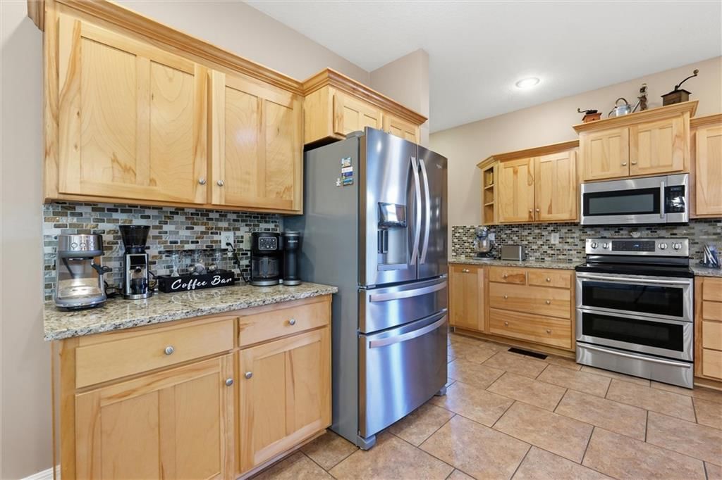 Photo 10 of 35 - 27423 New Lancaster Road, Louisburg, KS 66053