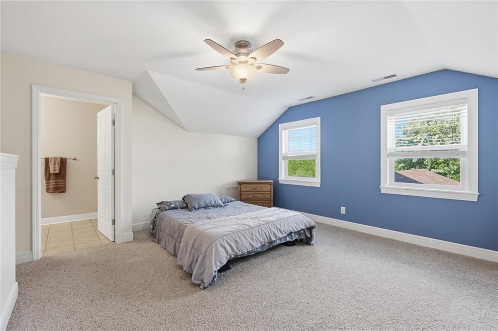 Photo 16 of 35 - 27423 New Lancaster Road, Louisburg, KS 66053