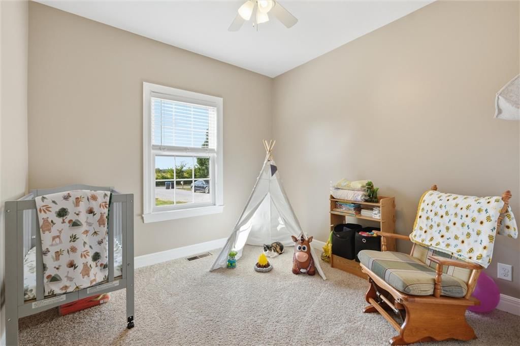Photo 18 of 35 - 27423 New Lancaster Road, Louisburg, KS 66053
