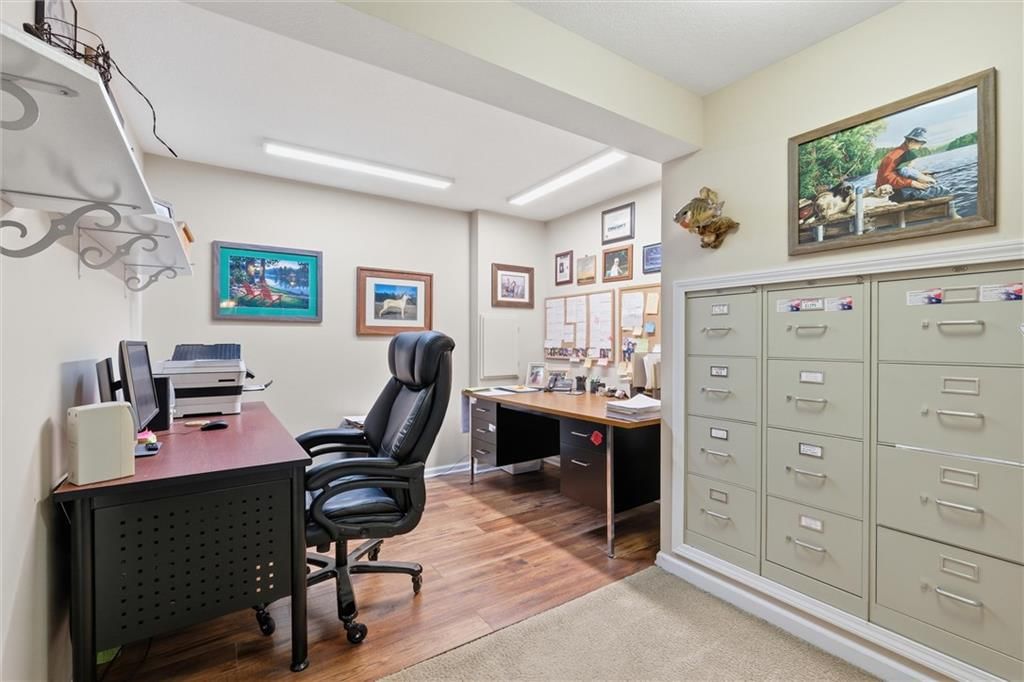 Photo 23 of 35 - 27423 New Lancaster Road, Louisburg, KS 66053
