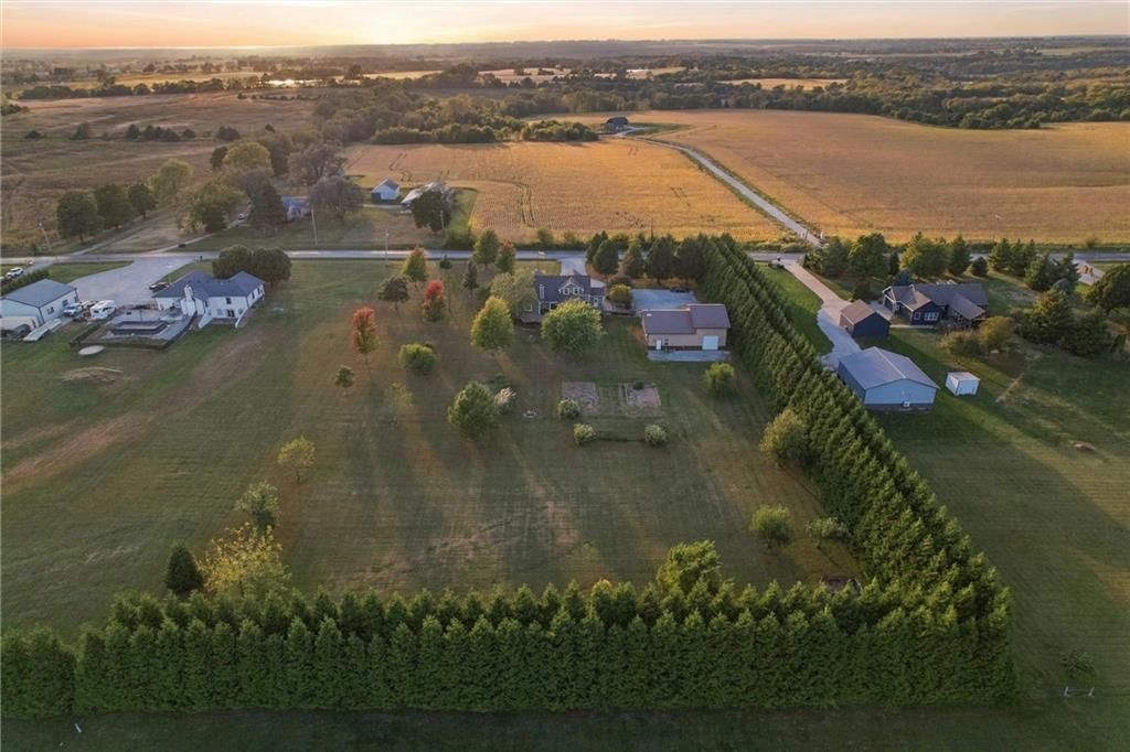 Photo 34 of 35 - 27423 New Lancaster Road, Louisburg, KS 66053