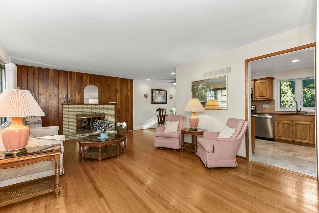 7719 Howe Drive, Prairie Village, KS: listing photo 2