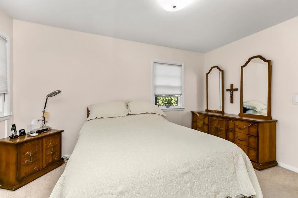 Photo 9 of 19 - 7719 Howe Drive, Prairie Village, KS 66062