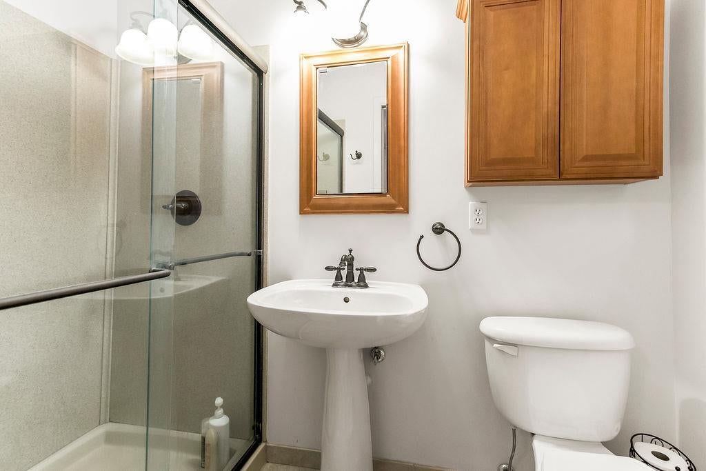 Photo 11 of 19 - 7719 Howe Drive, Prairie Village, KS 66062