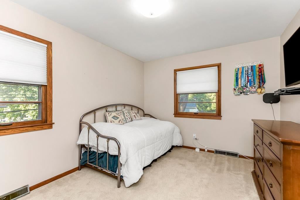 Photo 14 of 19 - 7719 Howe Drive, Prairie Village, KS 66062