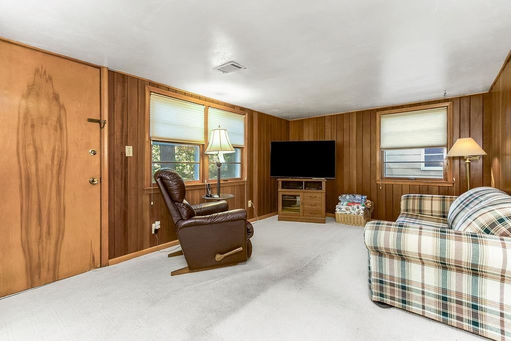 Photo 15 of 19 - 7719 Howe Drive, Prairie Village, KS 66062