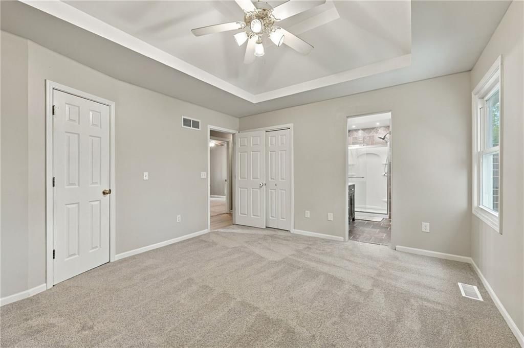 Photo 23 of 33 - 9504 NW 87th Terrace, Kansas City, MO 64153