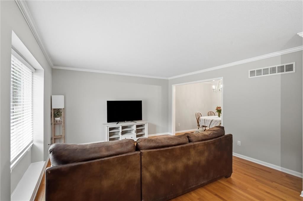8108 W 96th Terrace, Overland Park, KS: listing photo 3