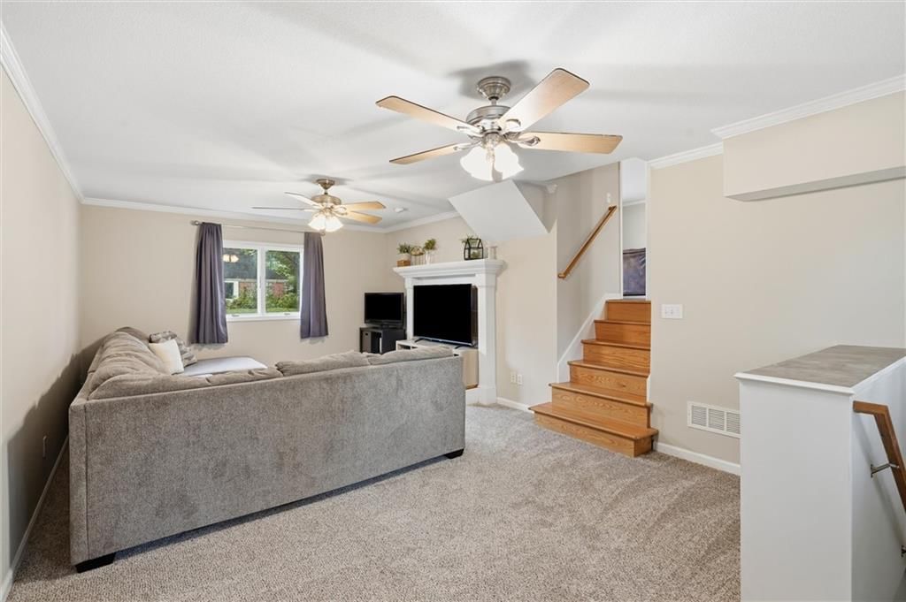 8108 W 96th Terrace, Overland Park, KS