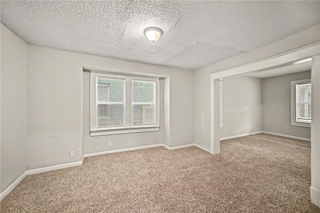 Photo 7 of 16 - 1603 Elmwood Street, Kansas City, MO 64127