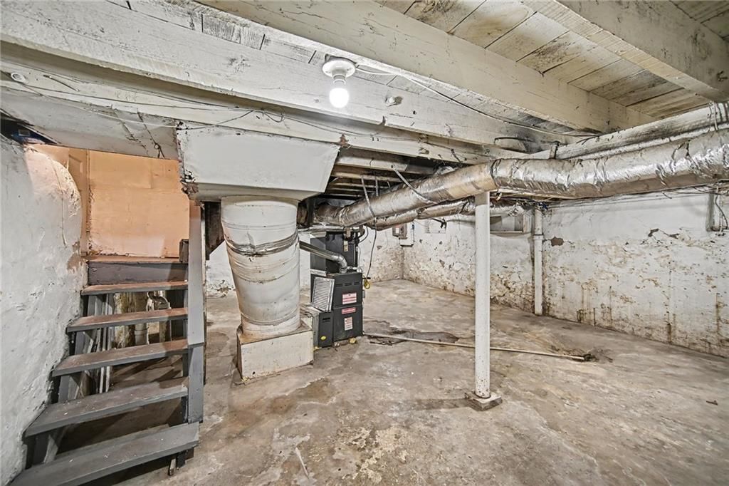 Photo 14 of 16 - 1603 Elmwood Street, Kansas City, MO 64127