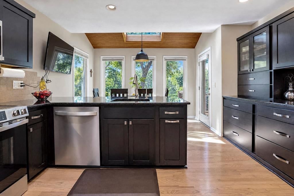Photo 10 of 45 - 18401 W 114th Terrace, Olathe, KS 66061