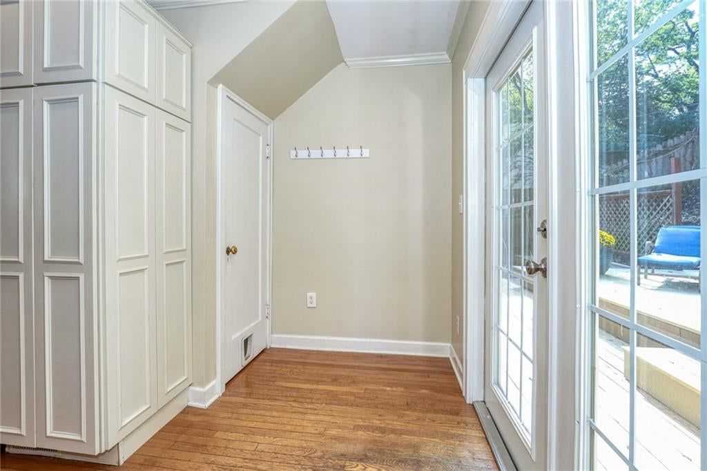 Photo 11 of 28 - 4900 Westwood Road, Kansas City, MO 64112