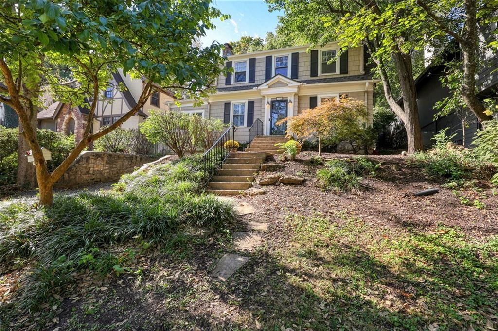 4900 Westwood Road, Kansas City, MO