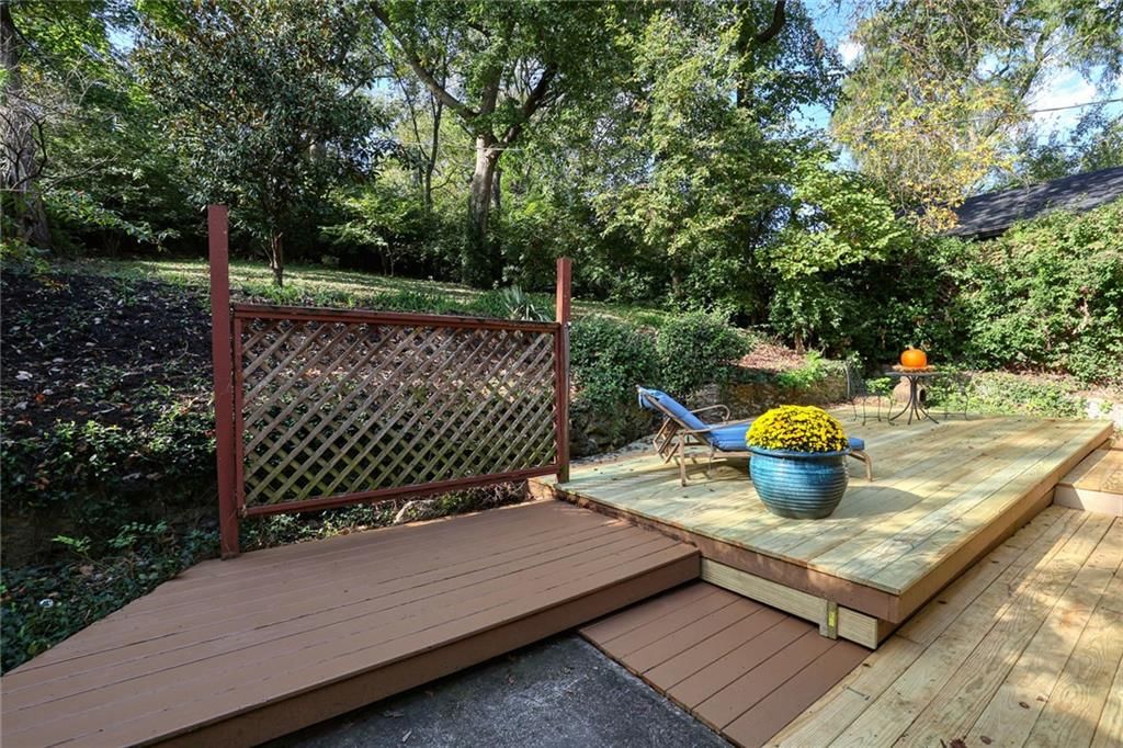 Photo 25 of 28 - 4900 Westwood Road, Kansas City, MO 64112