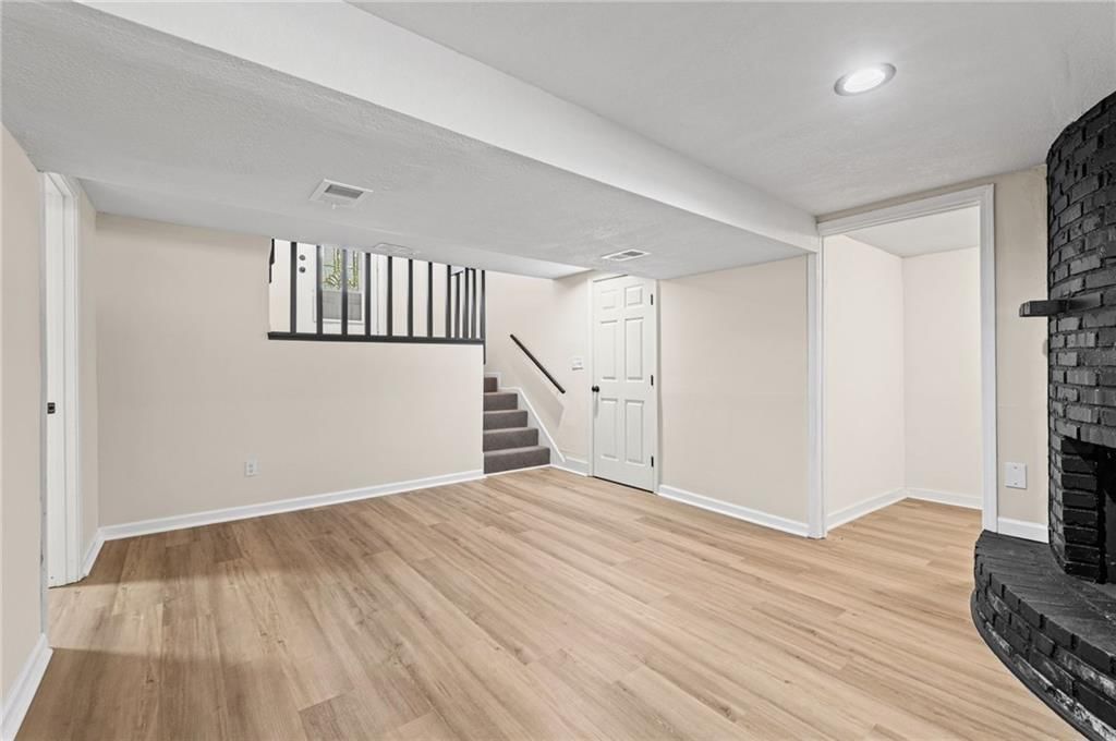 Photo 16 of 42 - 14710 NW 67th Street, Parkville, MO 64152