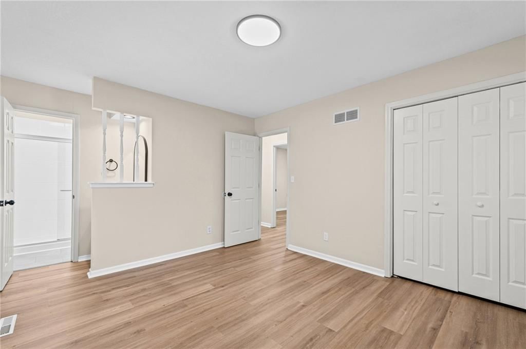 Photo 21 of 42 - 14710 NW 67th Street, Parkville, MO 64152