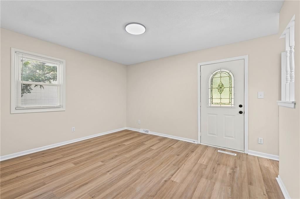 Photo 23 of 42 - 14710 NW 67th Street, Parkville, MO 64152