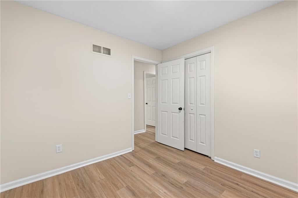 Photo 24 of 42 - 14710 NW 67th Street, Parkville, MO 64152