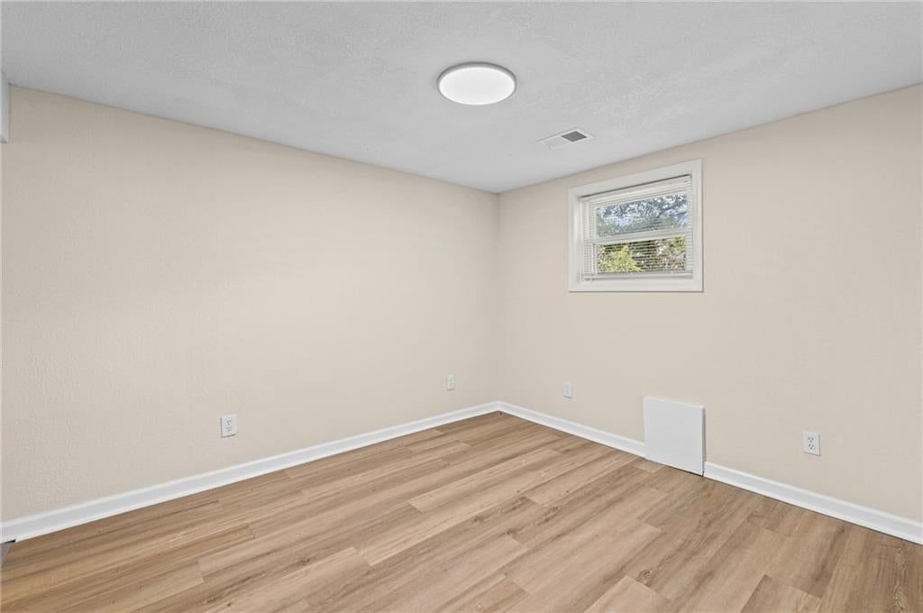 Photo 34 of 42 - 14710 NW 67th Street, Parkville, MO 64152