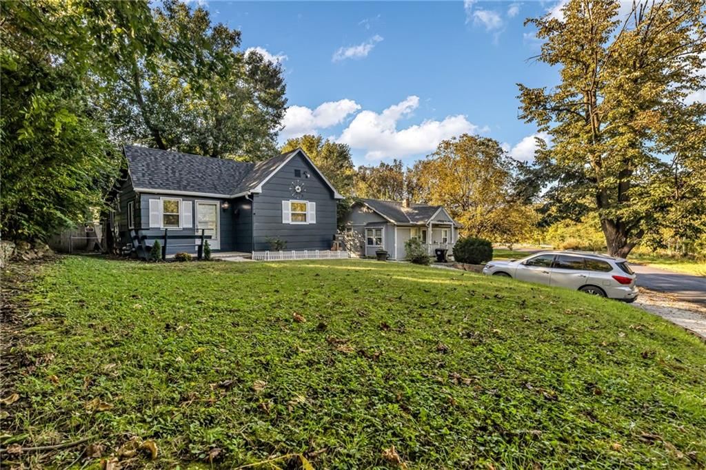 1302 S Hedges Avenue, Independence, MO: listing photo 3