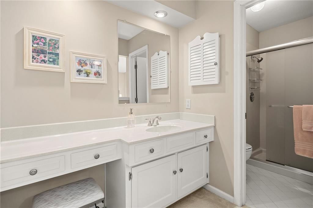 Photo 21 of 41 - 7812 W 100th Terrace, Overland Park, KS 66212