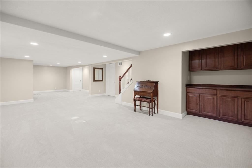 Photo 29 of 41 - 7812 W 100th Terrace, Overland Park, KS 66212