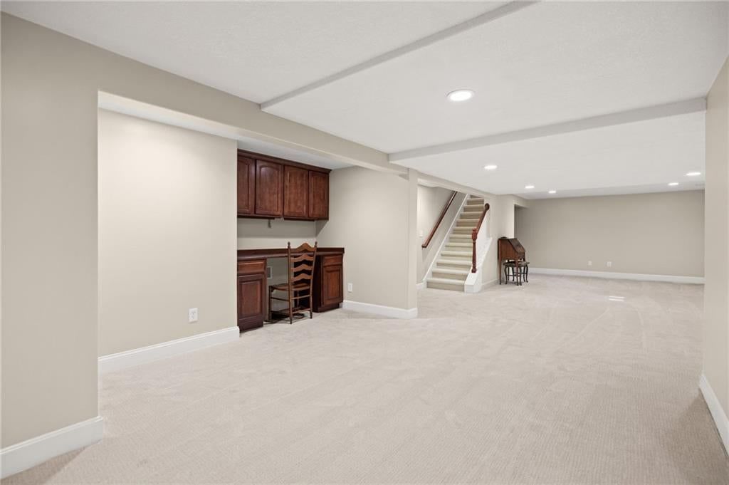 Photo 31 of 41 - 7812 W 100th Terrace, Overland Park, KS 66212