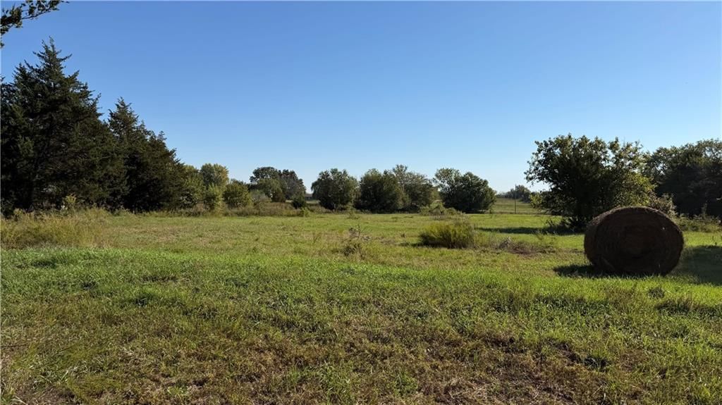 Photo 6 of 18 - 00000 Lonestar Road, Fontana, KS 66026
