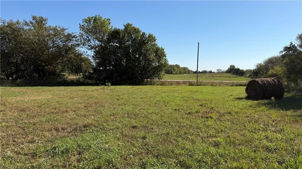 Photo 7 of 18 - 00000 Lonestar Road, Fontana, KS 66026