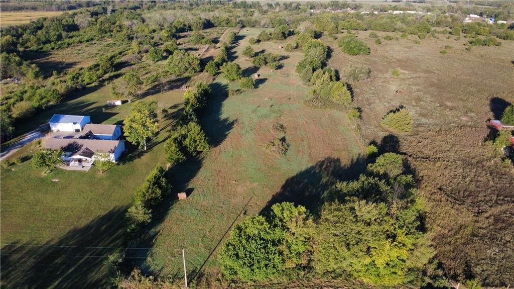 Photo 15 of 18 - 00000 Lonestar Road, Fontana, KS 66026
